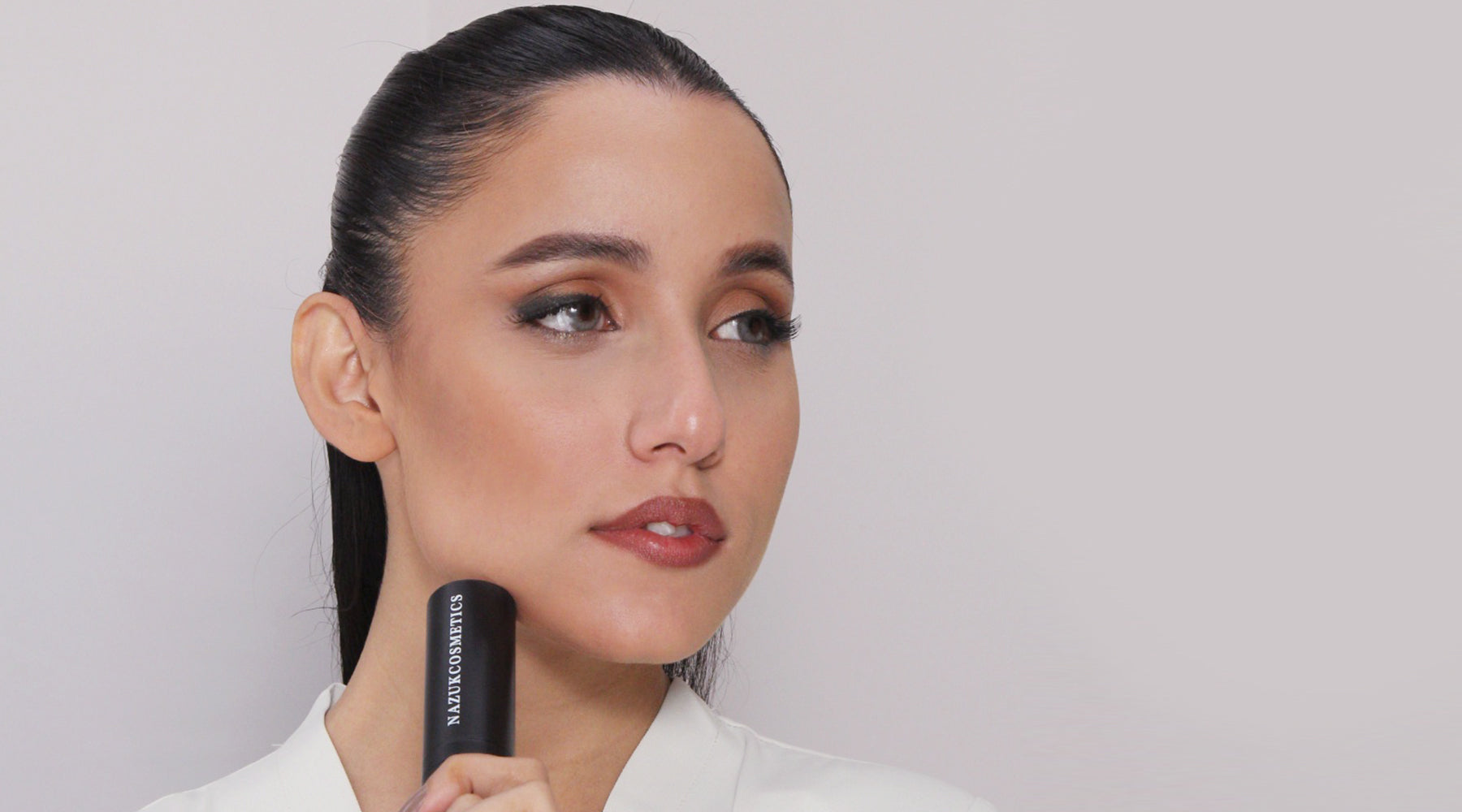 Mastering the Art of Contouring: Tips and Tricks for a Flawless Look